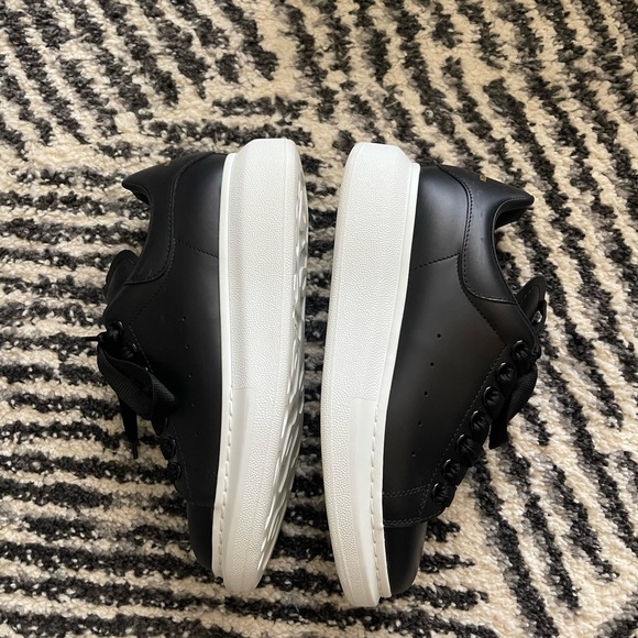 Alexander McQueen sneakers - Picture 3 of 5